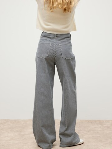 ABOUT YOU x Marie von Behrens - regular Vaquero en gris
