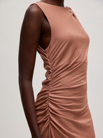 Robe 'Ryan' EDITED en marron