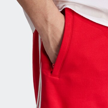 ADIDAS ORIGINALS Regular Shorts  'Adicolor Classics 3-Stripes' in Rot