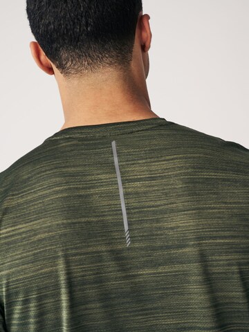 T-Shirt fonctionnel Next en vert