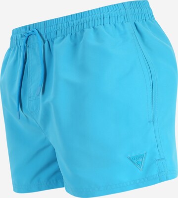 GUESS Badeshorts in Blau