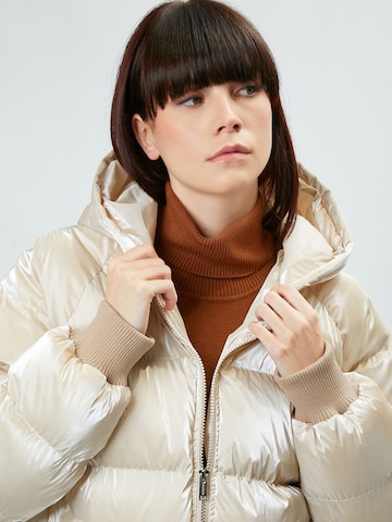 Influencer Зимно яке в бежово