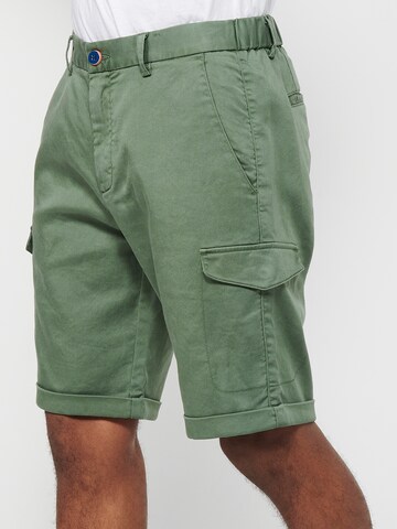 KOROSHI Regular Shorts in Grün