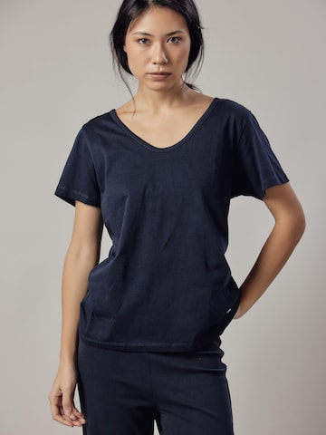 Maglietta 'T-Shirt Scollo Profondo' di OWN Off With Nature in blu