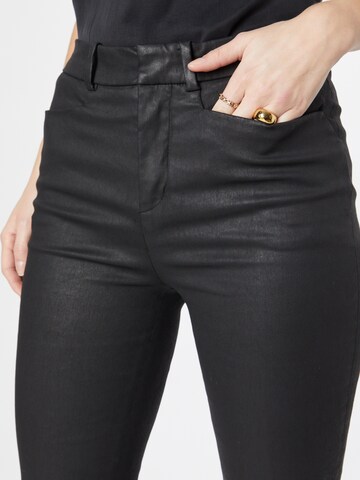 évasé Pantalon DRYKORN en noir