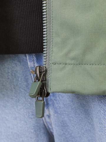 Jack & Jones Junior Between-Season Jacket in Green