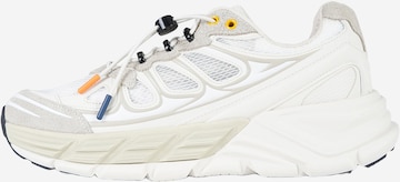 Baskets basses Barracuda en beige : devant