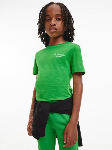 T-Shirt Calvin Klein Jeans en vert : devant