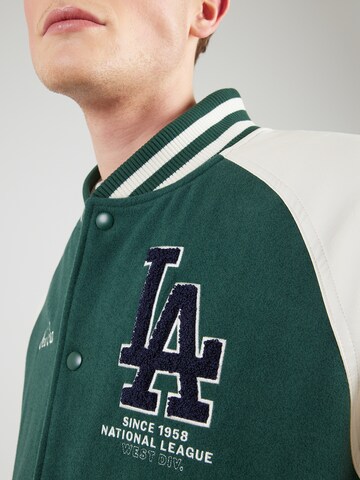 NEW ERA Övergångsjacka i grön