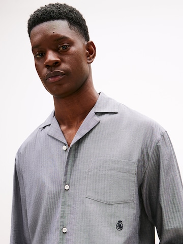 TOMMY HILFIGER Pyjama in Grau