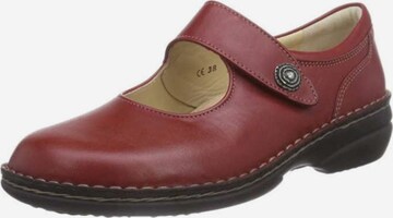 Finn Comfort Classic Flats in Red: front