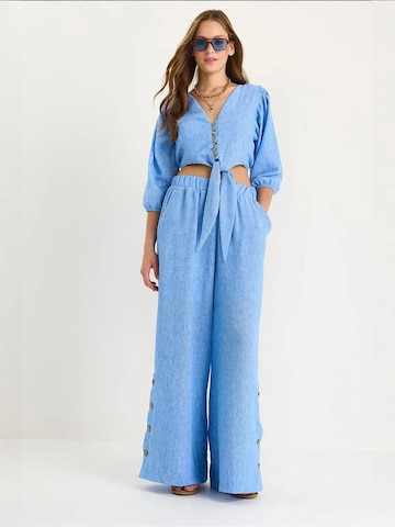 Completo pantalone di Bianco Lucci in blu