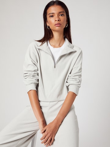 ABOUT YOU x MOGLI Sweatshirt 'Remi' in Grey: front