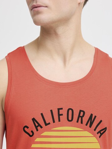T-Shirt 'Cali' BLEND en rouge