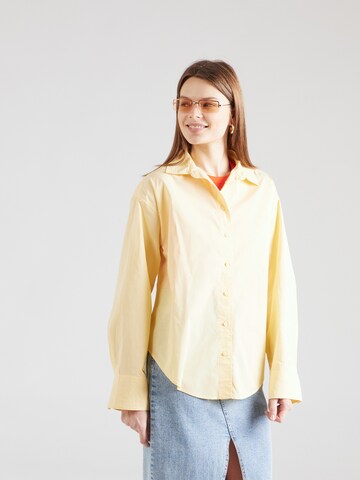 Gina Tricot Blouse in Yellow: front