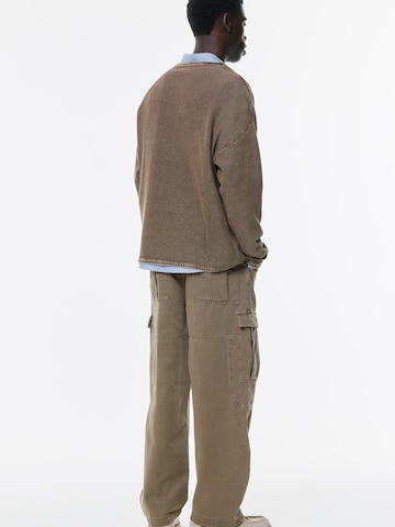 Pull&Bear Baggy Cargo trousers in Brown