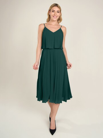 APART Kleid in Grün: Vorderseite