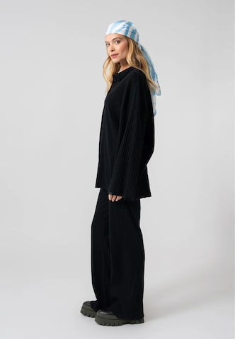 OH APRIL Flared Trousers 'Lyle' in Black