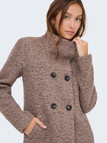 Manteau mi-saison 'NEW SOPHIA' ONLY en marron