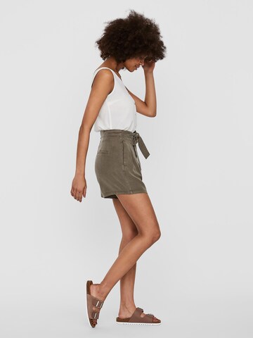 VERO MODA Regular Pleat-Front Pants 'Mia' in Green