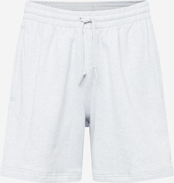 Regular Pantalon 'Essentials' ADIDAS ORIGINALS en gris : devant