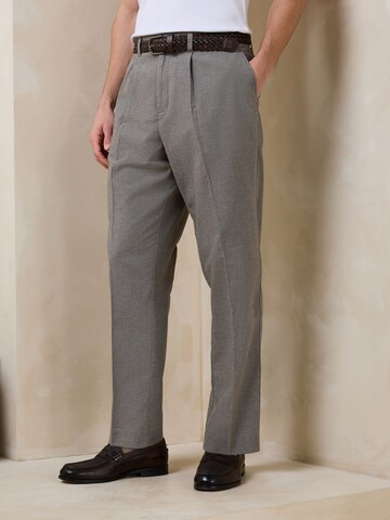 Next tavaline Chino-püksid, värv roheline: eest vaates