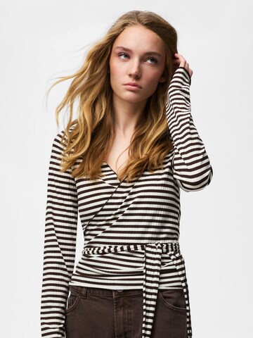 PIECES Shirts 'PCLaya' i brun