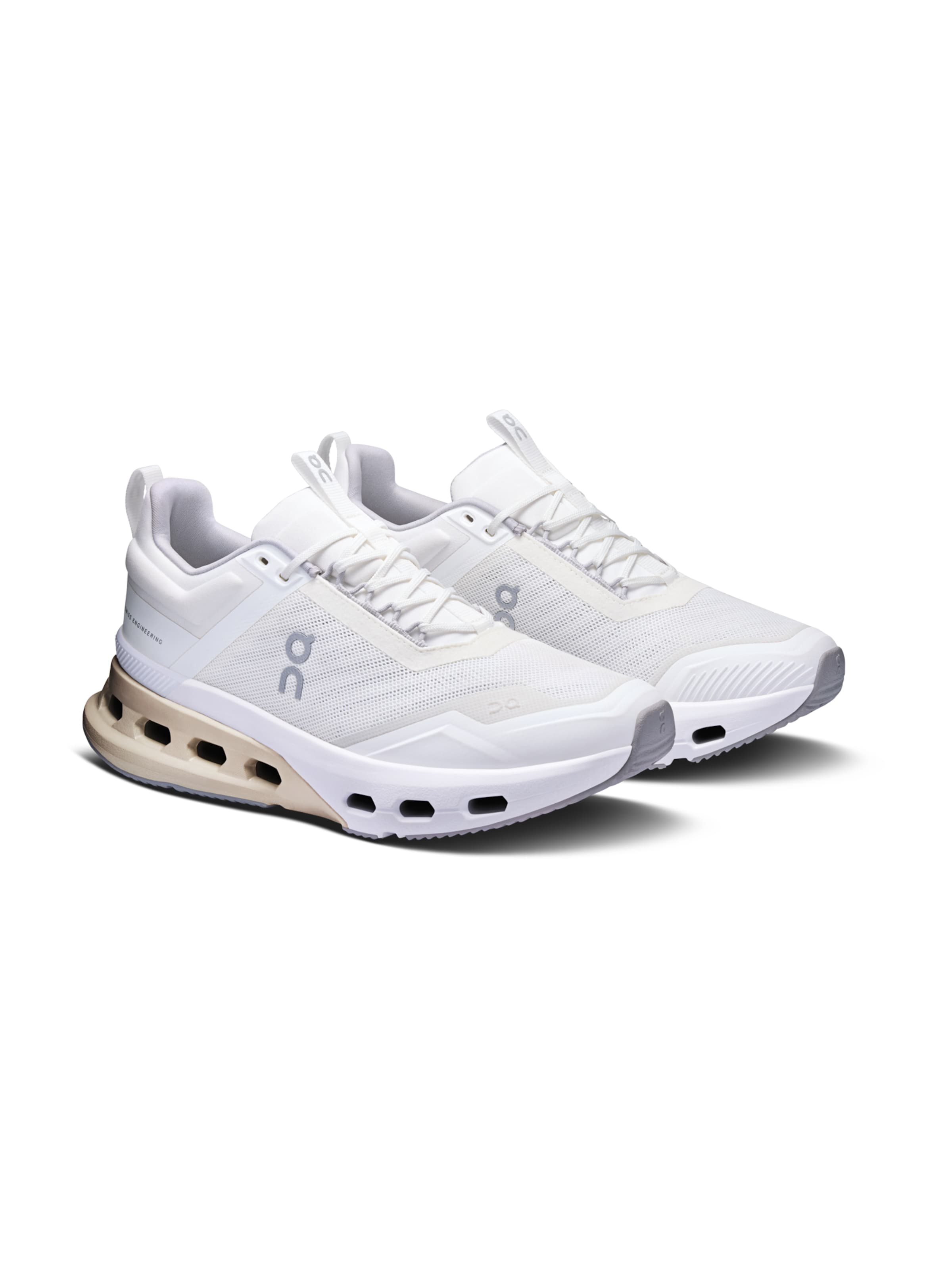 Chaussure de course 'Cloudnova X' On en blanc