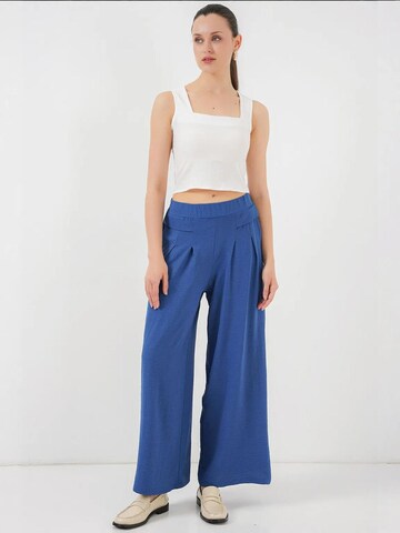 Wide leg Pantaloni con pieghe di Bigdart in blu