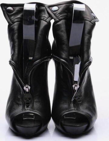Alexander McQueen Dress Boots in 36 in Black