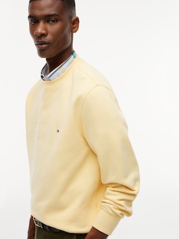 Felpa 'ESS SEASONAL' di TOMMY HILFIGER in giallo