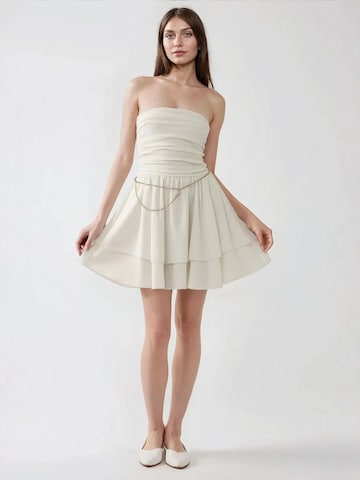 Hiccup - Vestido em branco