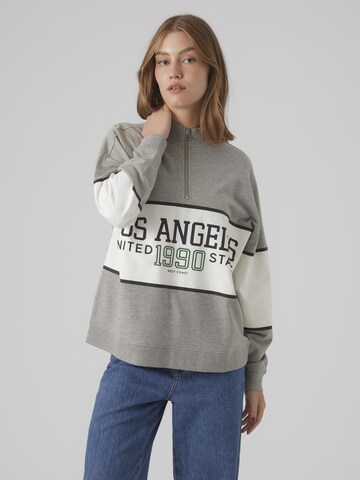 VERO MODA Sweatshirt 'SARAH' in Grey: front