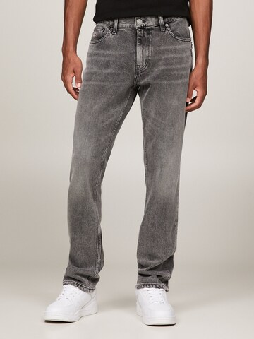 Tommy Jeans Regular Jeans 'RYAN STRAIGHT' in Schwarz: Vorderseite