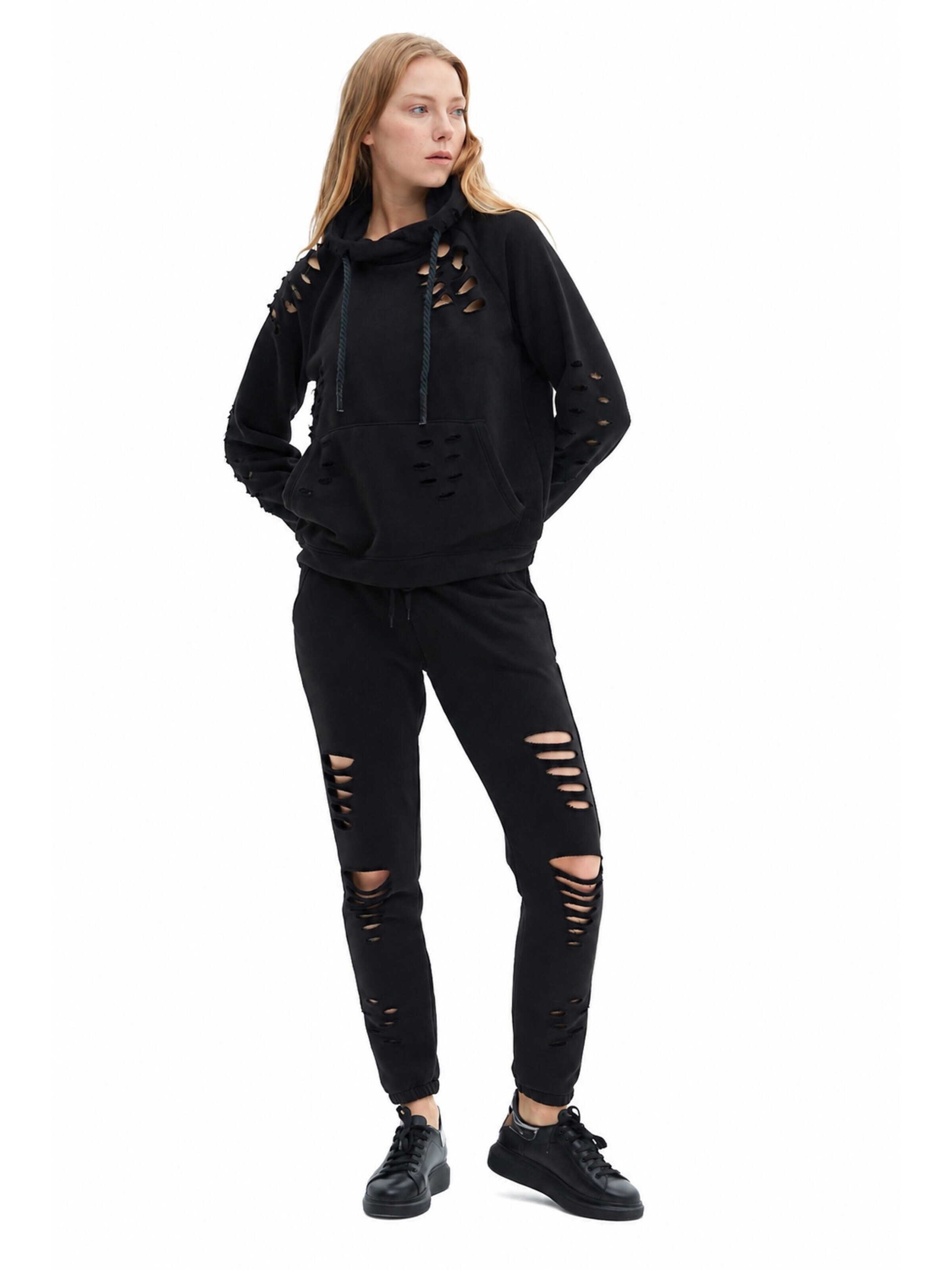 SCR. Sweatshirt 'NIRORA HOODIE' i svart