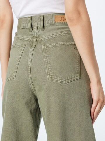 Loosefit Jeans 'Moira' di LTB in verde