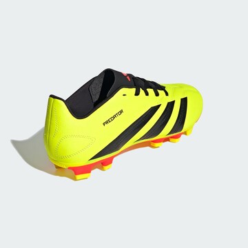 ADIDAS PERFORMANCE - Chuteira 'Predator Club' em amarelo