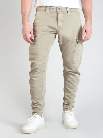 Effilé Pantalon chino 'KOGE' Le Temps Des Cerises en beige : devant