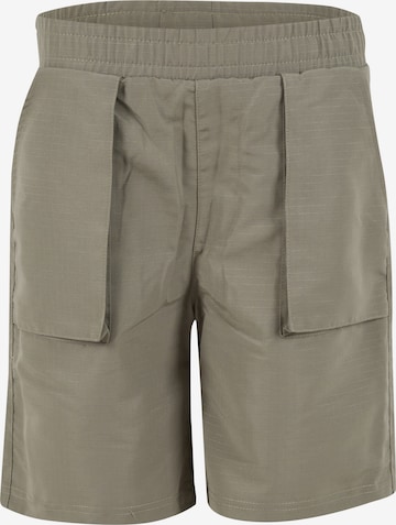 Urban Classics Shorts in Grün: Vorderseite