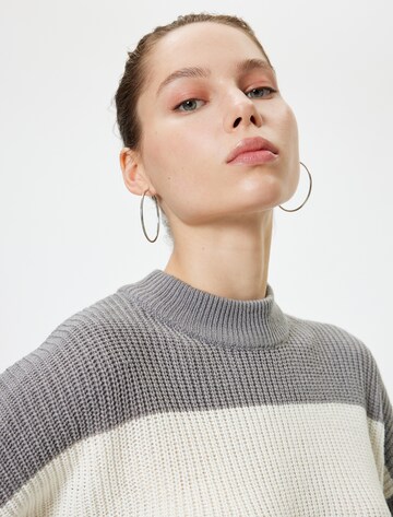 Koton Pullover in Grau