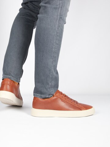 BLACKSTONE Låg sneaker 'Crag Finn Cg117' i brun