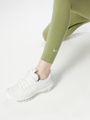 Nike Sportswear Kitsas Retuusid 'Essential', värv roheline