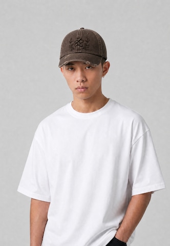 Cappello da baseball 'MERCY' di Vertere Berlin in marrone: frontale