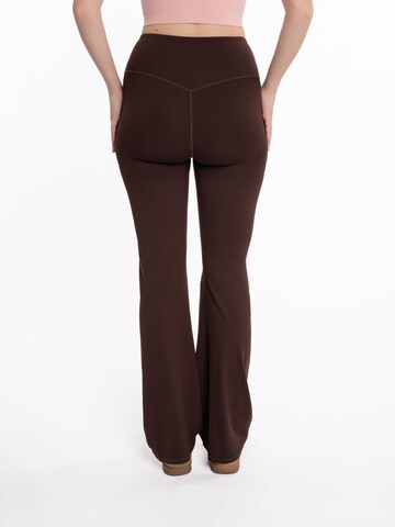 mymotus Bootcut Športne hlače 'mymotus® Ladies soft bootcut legging, d. brown, YW55' | rjava barva