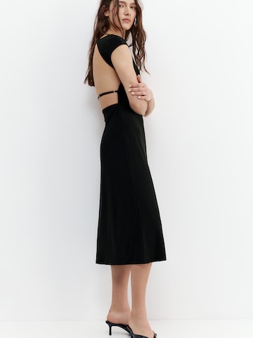 Robe Pull&Bear en noir : devant