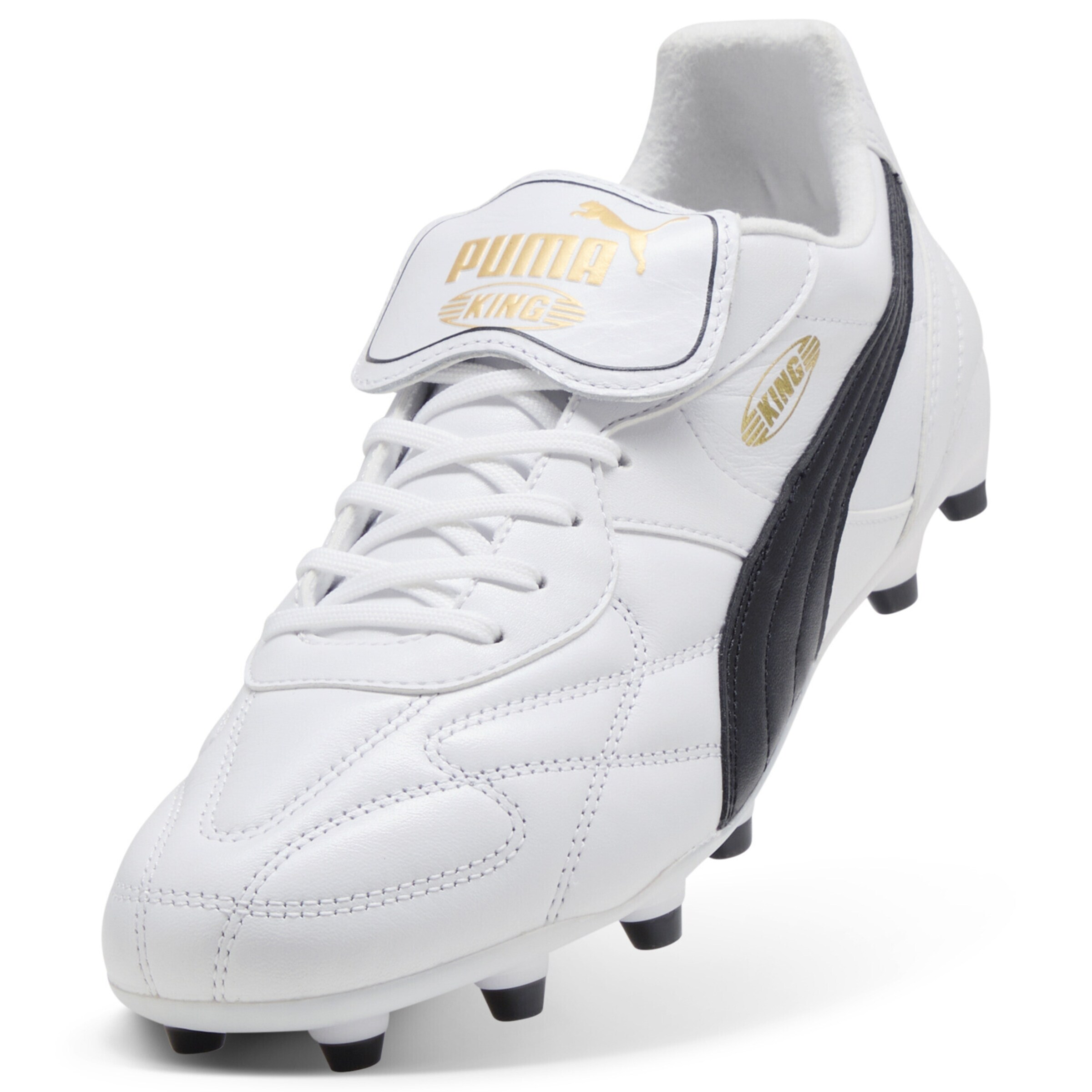 PUMA Soccer shoe in White