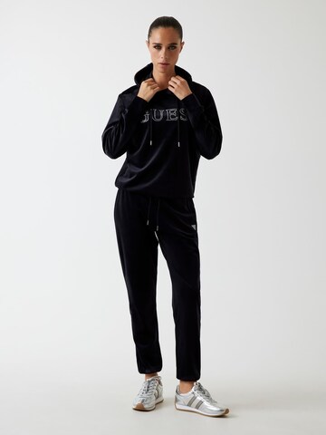 GUESS Sweatshirt in Schwarz
