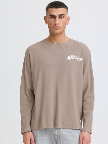 !Solid Sweatshirt ' SDUrton ' in Bruin: voorkant