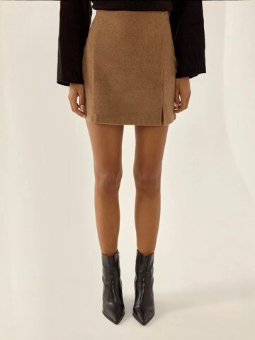 Hiccup Skirt in Brown: front