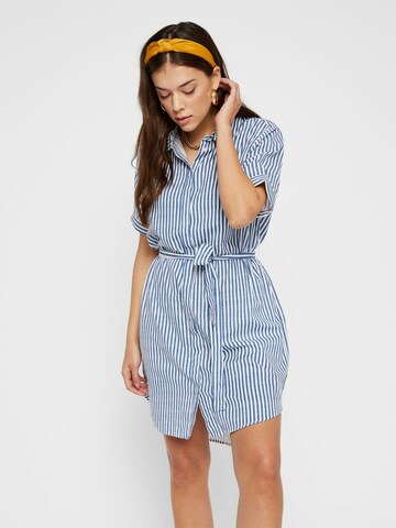 Robe-chemise PIECES en bleu : devant